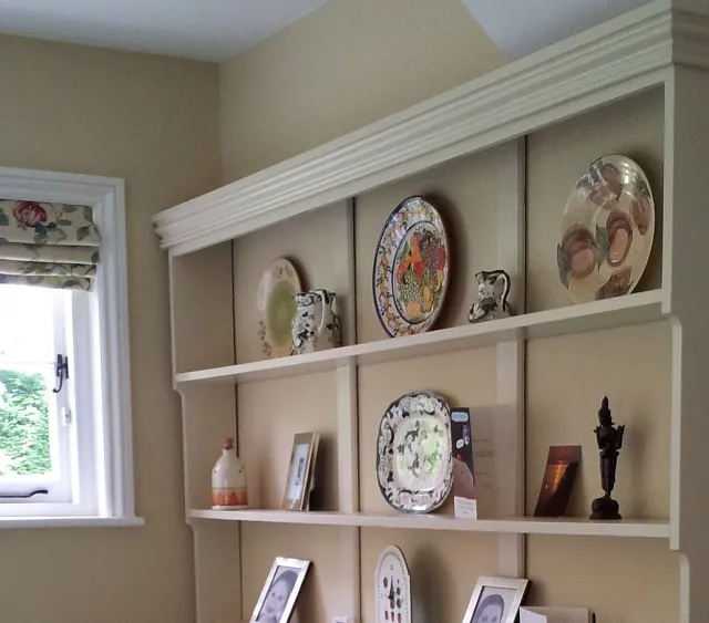 painted kitchen shelves with ornaments